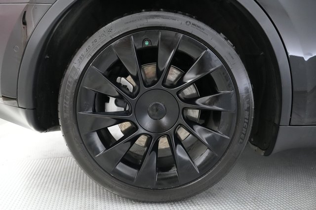 2022 Tesla Model Y — photo 17 of 23