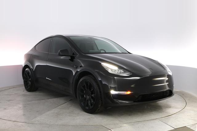 2022 Tesla Model Y — photo 10 of 23