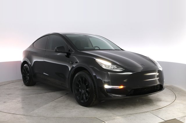 2022 Tesla Model Y — photo 10 of 23