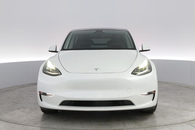 2022 Tesla Model Y — photo 9 of 25