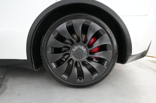 2022 Tesla Model Y — photo 15 of 25