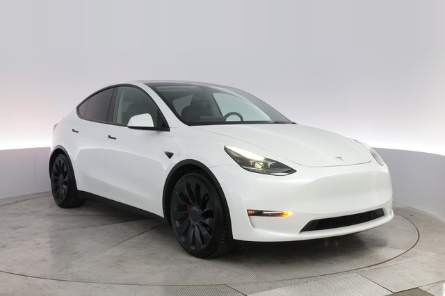 2022 Tesla Model Y — photo 10 of 25
