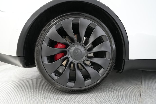 2022 Tesla Model Y — photo 7 of 25