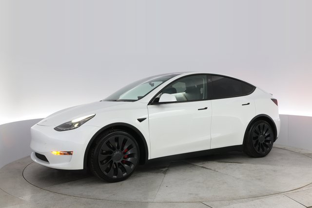 2022 Tesla Model Y — photo 14 of 25