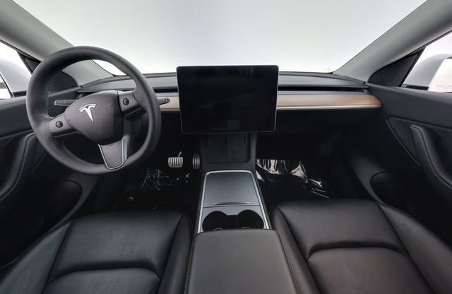 2022 Tesla Model Y — photo 21 of 25