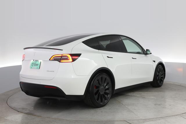 2022 Tesla Model Y — photo 2 of 25