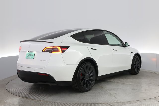 2022 Tesla Model Y — photo 2 of 25