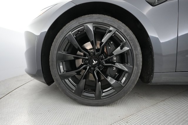 2024 Tesla Model 3 — photo 17 of 22