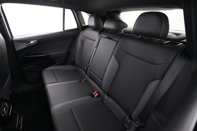 2023 Volkswagen ID.4 — photo 19 of 20