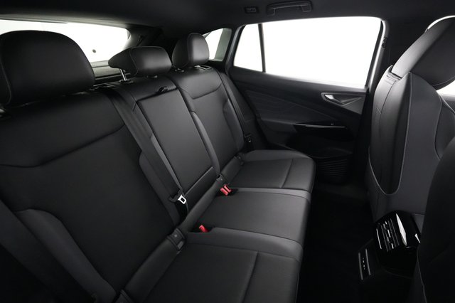 2023 Volkswagen ID.4 — photo 4 of 20