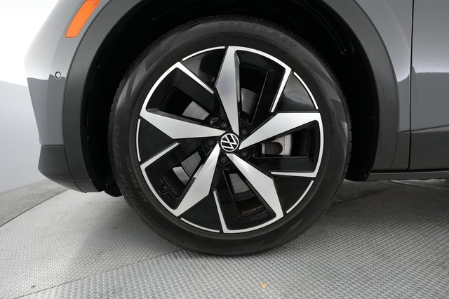 2023 Volkswagen ID.4 — photo 15 of 20