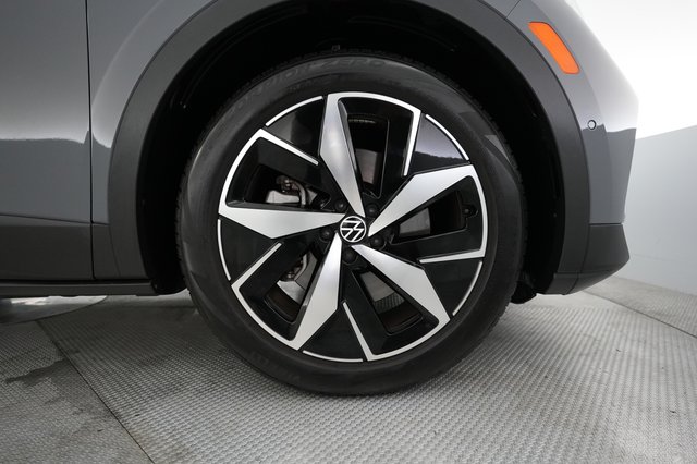 2023 Volkswagen ID.4 — photo 7 of 20