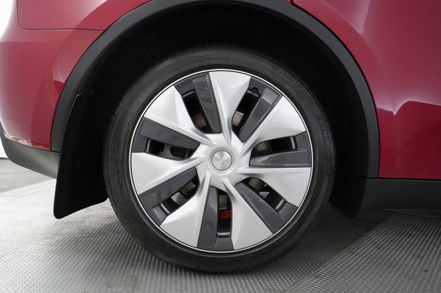 2023 Tesla Model Y — photo 17 of 21