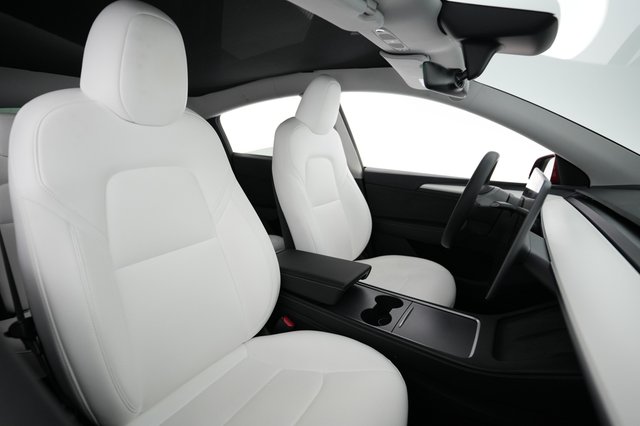 2023 Tesla Model Y — photo 18 of 21