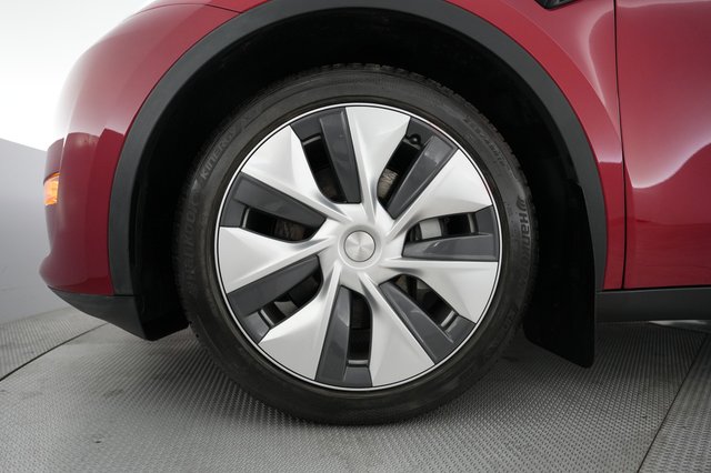 2023 Tesla Model Y — photo 15 of 21