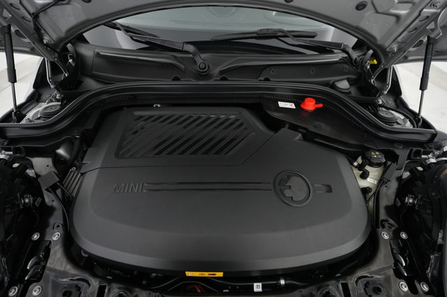 2024 MINI Cooper SE — photo 23 of 26