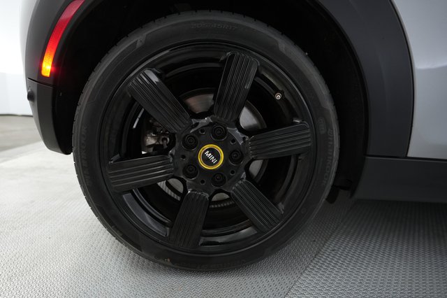 2024 MINI Cooper SE — photo 7 of 26