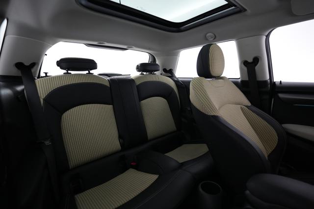 2024 MINI Cooper SE — photo 4 of 26