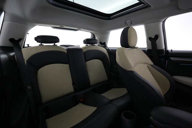 2024 MINI Cooper SE — photo 4 of 26