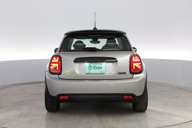 2024 MINI Cooper SE — photo 12 of 26