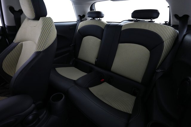 2024 MINI Cooper SE — photo 18 of 26