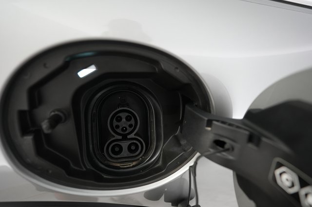 2024 MINI Cooper SE — photo 8 of 26