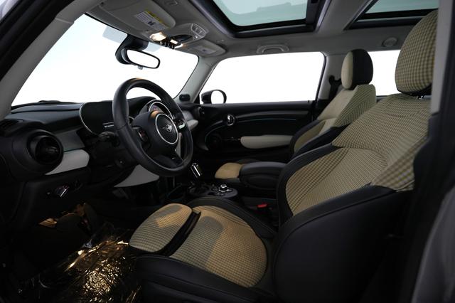2024 MINI Cooper SE — photo 3 of 26