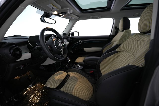 2024 MINI Cooper SE — photo 3 of 26