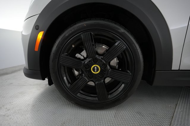 2024 MINI Cooper SE — photo 15 of 26