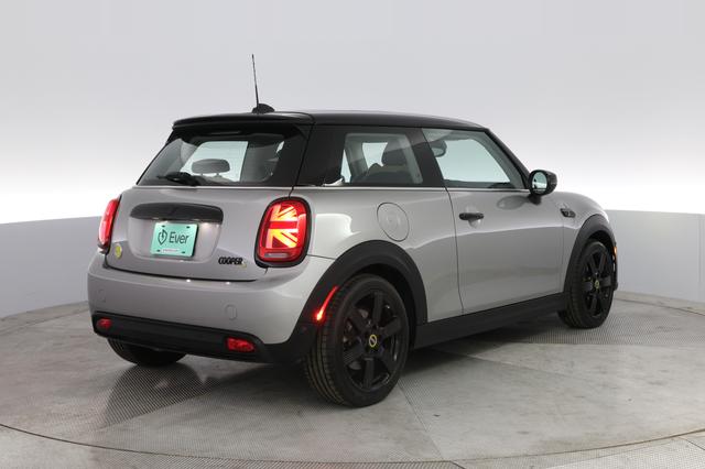 2024 MINI Cooper SE — photo 2 of 26