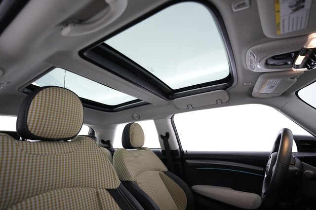 2024 MINI Cooper SE — photo 20 of 26