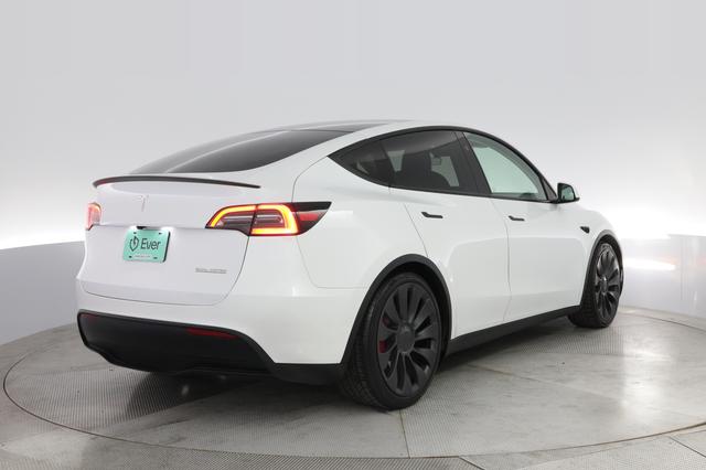 2023 Tesla Model Y — photo 2 of 21