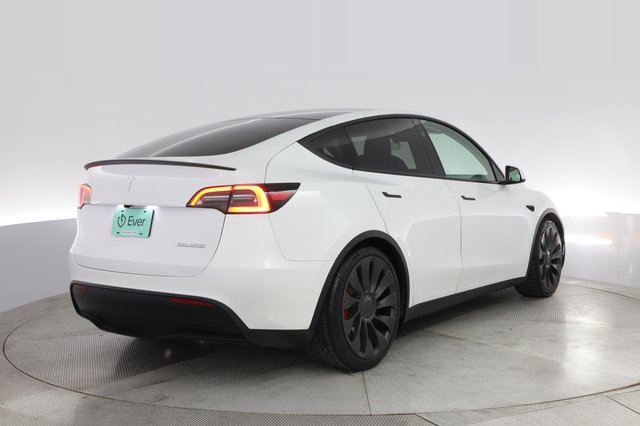 2023 Tesla Model Y — photo 2 of 21