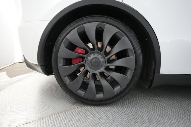 2023 Tesla Model Y — photo 15 of 21