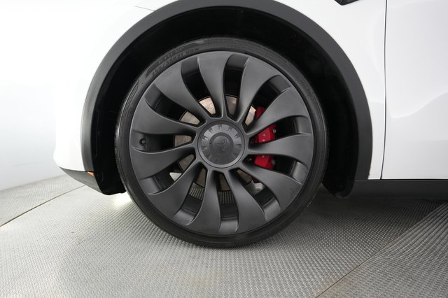 2023 Tesla Model Y — photo 7 of 21