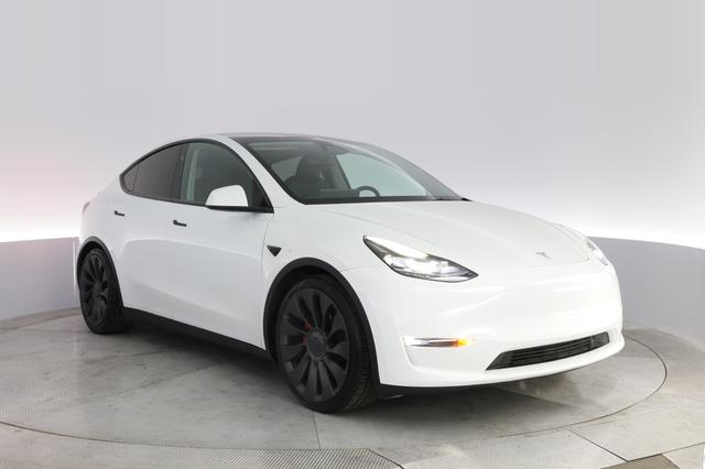 2023 Tesla Model Y — photo 10 of 21