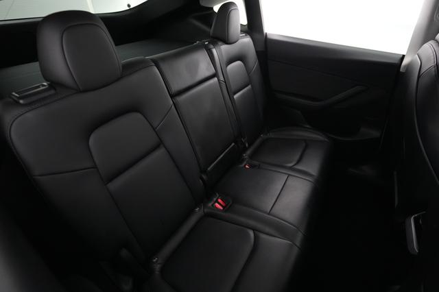 2023 Tesla Model Y — photo 4 of 21
