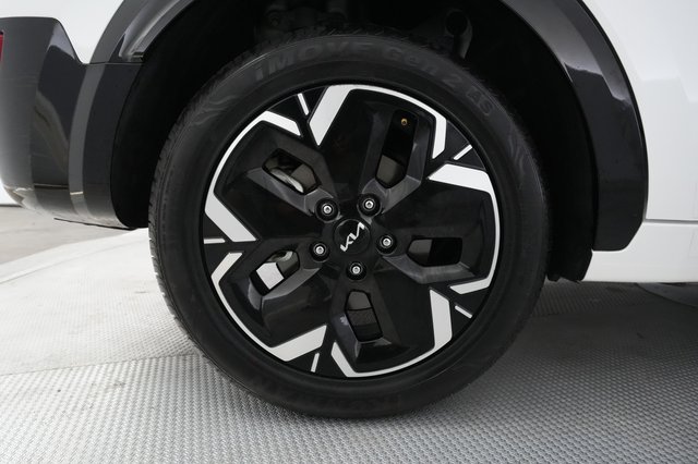 2024 Kia Niro EV — photo 17 of 23