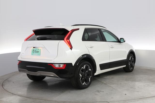 2024 Kia Niro EV — photo 2 of 23