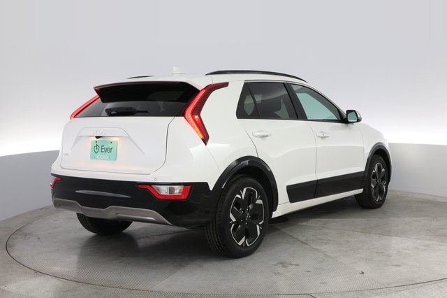 2024 Kia Niro EV — photo 2 of 23