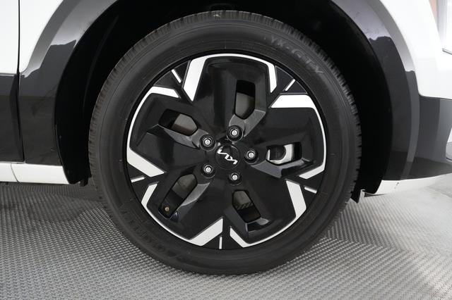 2024 Kia Niro EV — photo 7 of 23
