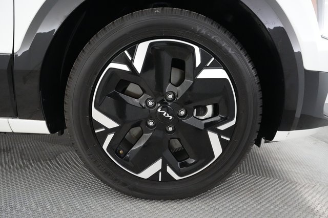 2024 Kia Niro EV — photo 7 of 23