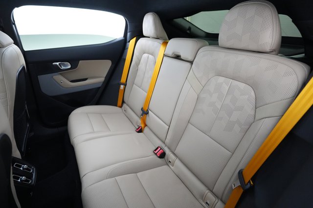 2022 Polestar 2 — photo 19 of 21