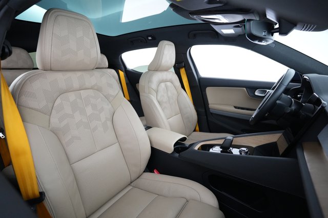 2022 Polestar 2 — photo 18 of 21