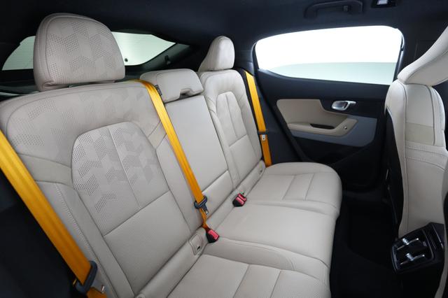 2022 Polestar 2 — photo 4 of 21