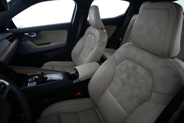 2022 Polestar 2 — photo 3 of 21