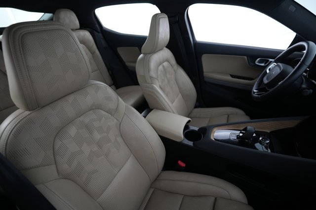 2022 Polestar 2 — photo 19 of 21