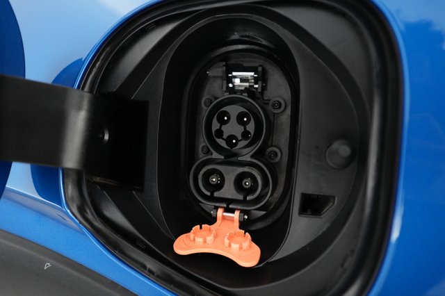 2022 Chevrolet Bolt EUV — photo 8 of 21