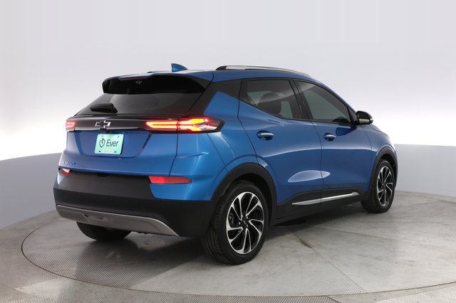 2022 Chevrolet Bolt EUV — photo 2 of 21