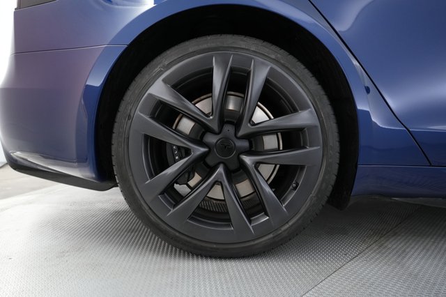 2023 Tesla Model S — photo 17 of 21
